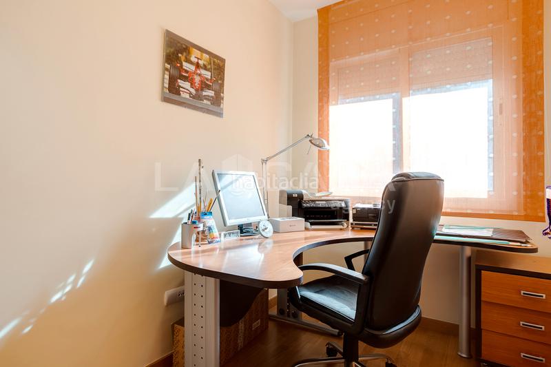 Foto 9d3df3c0-8607-443d-b389-cd729af111a4. Appartamento con riscaldamento parcheggio in Fondo Santa Coloma de Gramenet