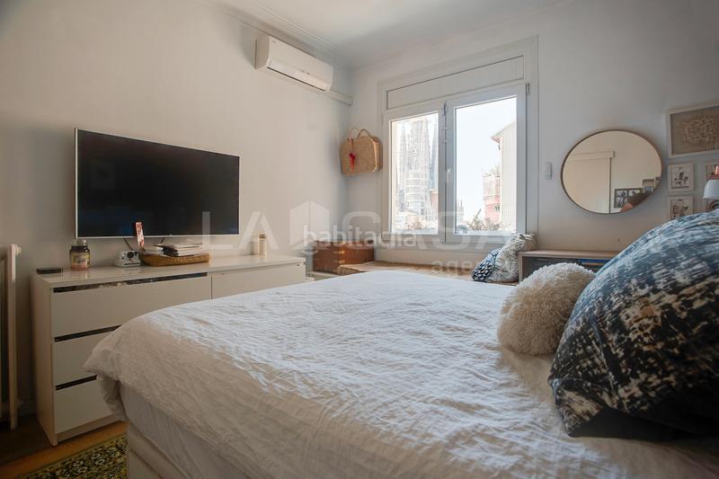 Foto 2c8dab61-2e7e-486c-a511-31558bb6765c. Dachwohnung mit heizung in Sagrada Família Barcelona