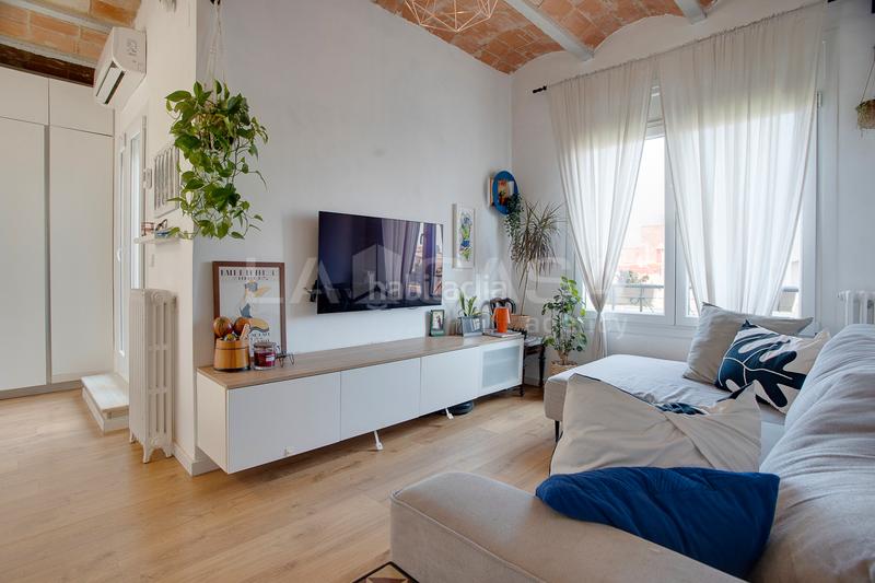 Foto a5c7243d-2762-480e-8149-3f5ef0224f69. Dachwohnung mit heizung in Sagrada Família Barcelona