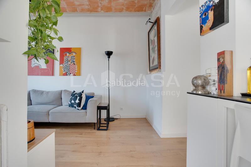 Foto c42edf9f-e8d9-4fb3-bebe-c9d380df7cc6. Dachwohnung mit heizung in Sagrada Família Barcelona