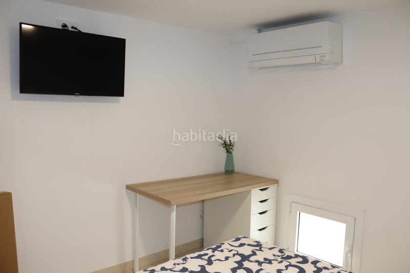 Foto b995891c-fee3-4532-9dea-74ac57f2d2f8. Planta baixa a Sants Barcelona