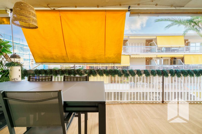 Foto f364efe8-d9a7-4c85-829e-8d2781a851fd. Pis amb aparcament piscina a Baixador Castelldefels