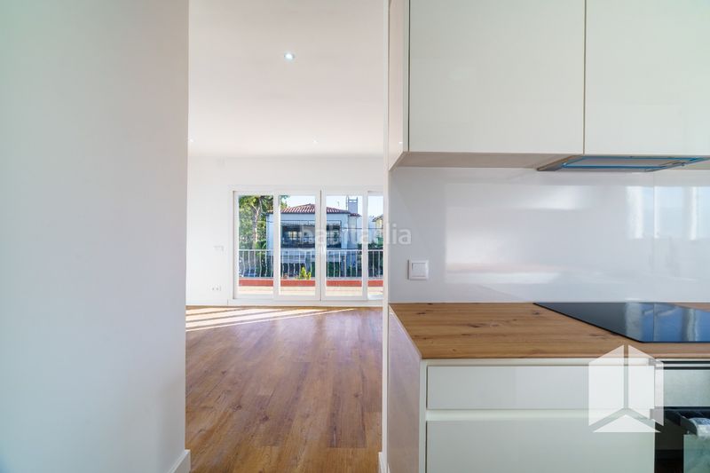 Foto 04140131-863a-4f4b-9a77-fde84f39e749. Pis amb aparcament a Lluminetes Castelldefels