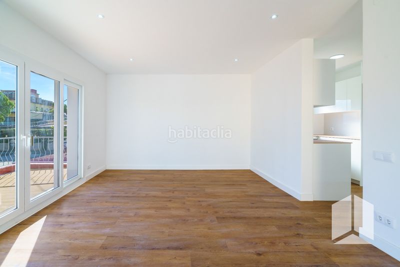 Foto 0dec7fde-943b-491d-8345-feb5fbf29552. Pis amb aparcament a Lluminetes Castelldefels