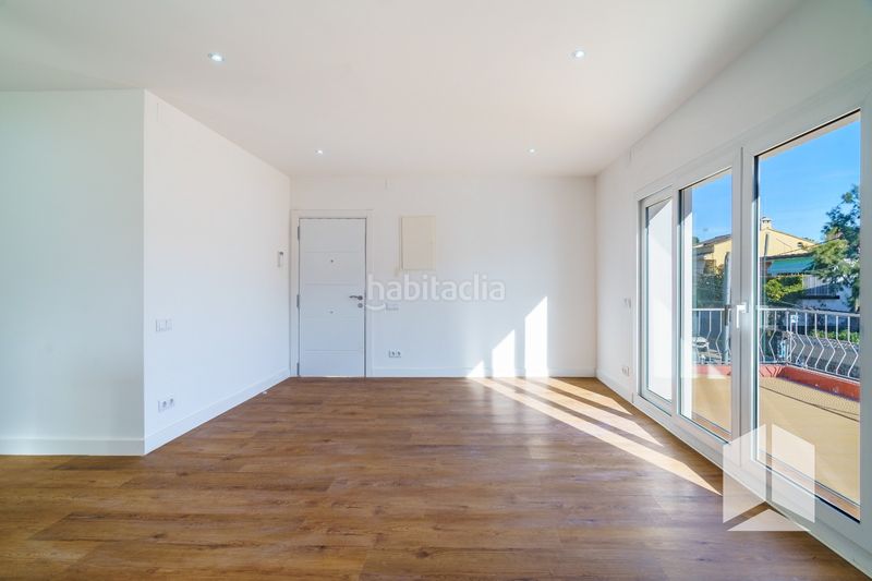 Foto 501d4138-b49b-47e4-bb77-58a13d8af465. Pis amb aparcament a Lluminetes Castelldefels