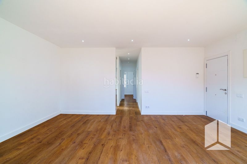 Foto 7056a823-9451-4db1-8bd6-fb725df8cfcd. Pis amb aparcament a Lluminetes Castelldefels