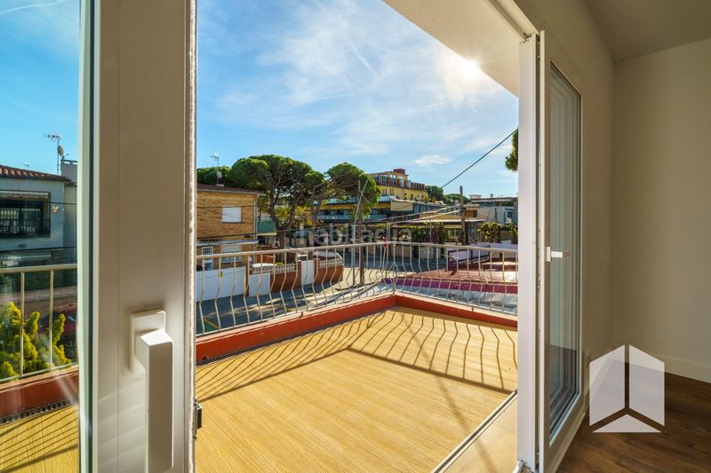 Foto c3d0154d-ff92-4fea-8cff-33cdf014a443. Pis amb aparcament a Lluminetes Castelldefels