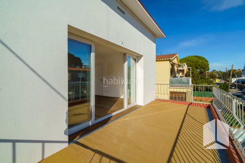 Foto dfb1d439-8ee9-4957-a8a8-530640e9a3d7. Pis amb aparcament a Lluminetes Castelldefels