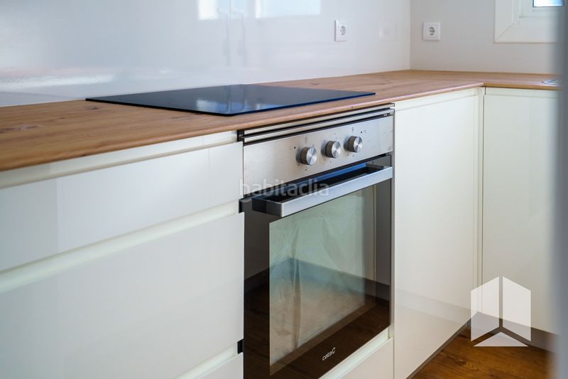 Foto e64ea018-cb9a-4202-a88c-5cafce08d02b. Pis amb aparcament a Lluminetes Castelldefels