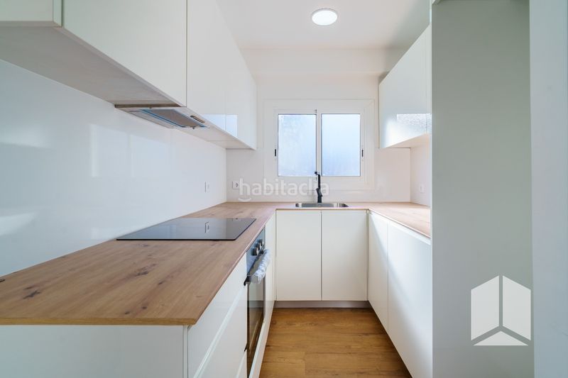 Foto e962285d-28b5-4383-a38b-31aedd172bd7. Pis amb aparcament a Lluminetes Castelldefels