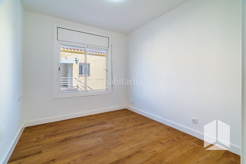 Foto f1d5c594-1ee0-40b4-ac59-6fcef16780fe. Pis amb aparcament a Lluminetes Castelldefels