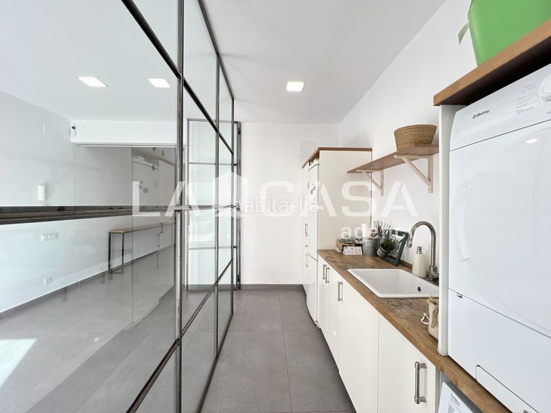 Foto 0b929ca1-77ed-4a7a-bb0f-ff0c7d991893. Casa amb calefacció aparcament piscina a Progrés - Pep Ventura Badalona