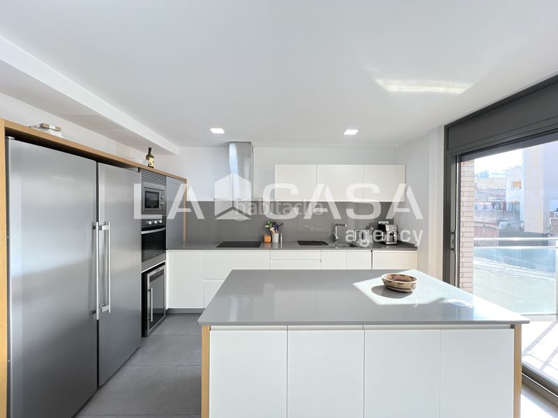 Foto 11276716-adff-4b7d-b595-a72d81962303. Casa amb calefacció aparcament piscina a Progrés - Pep Ventura Badalona