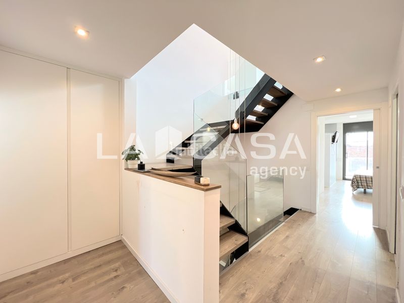 Foto 35b14486-23ad-41a6-aac6-6b15552d83b2. Casa amb calefacció aparcament piscina a Progrés - Pep Ventura Badalona