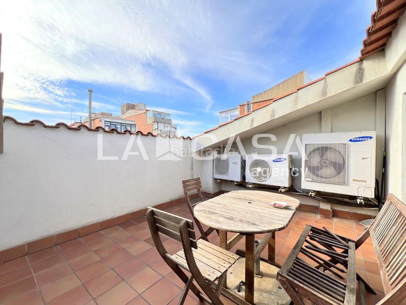 Foto 6759bb6e-85b7-4cb1-ba12-142cb52374e2. Casa amb calefacció aparcament piscina a Progrés - Pep Ventura Badalona