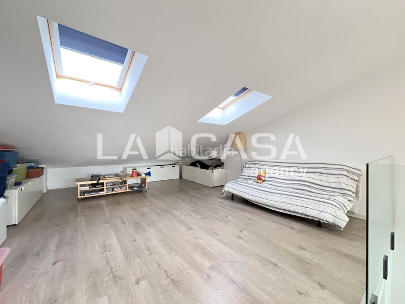 Foto c9947503-c64b-4ec6-96b6-2138a02e82f2. Casa amb calefacció aparcament piscina a Progrés - Pep Ventura Badalona