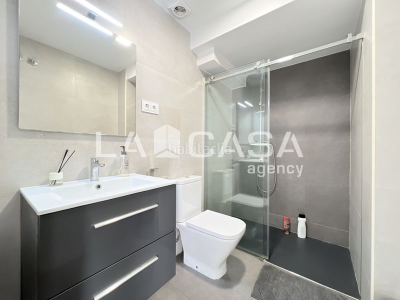 Foto d4740d68-a9a8-42d4-bc8e-d156588fe004. Casa amb calefacció aparcament piscina a Progrés - Pep Ventura Badalona