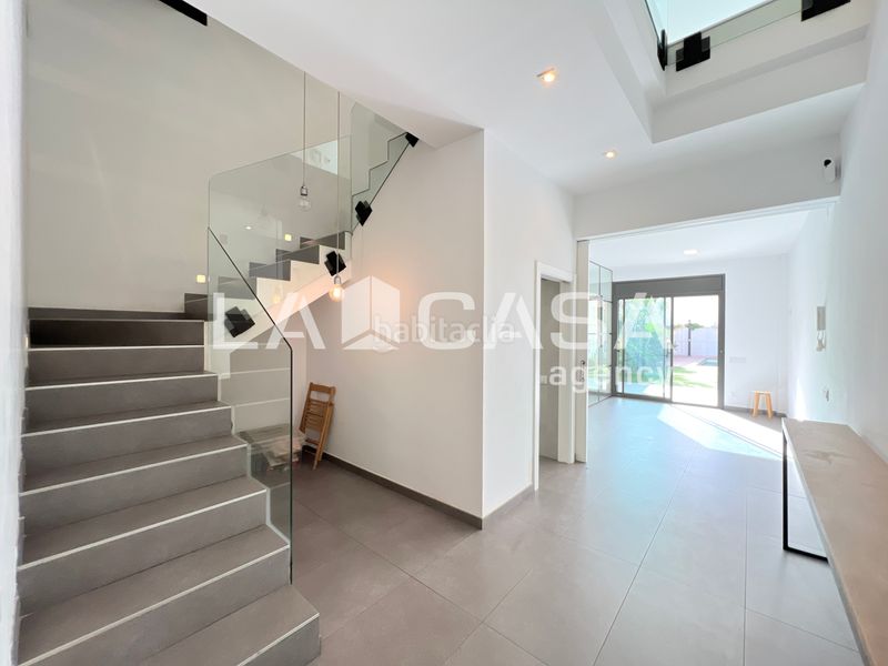 Foto fc6864b7-ea02-4808-8827-5ea97a13d7bd. Casa amb calefacció aparcament piscina a Progrés - Pep Ventura Badalona