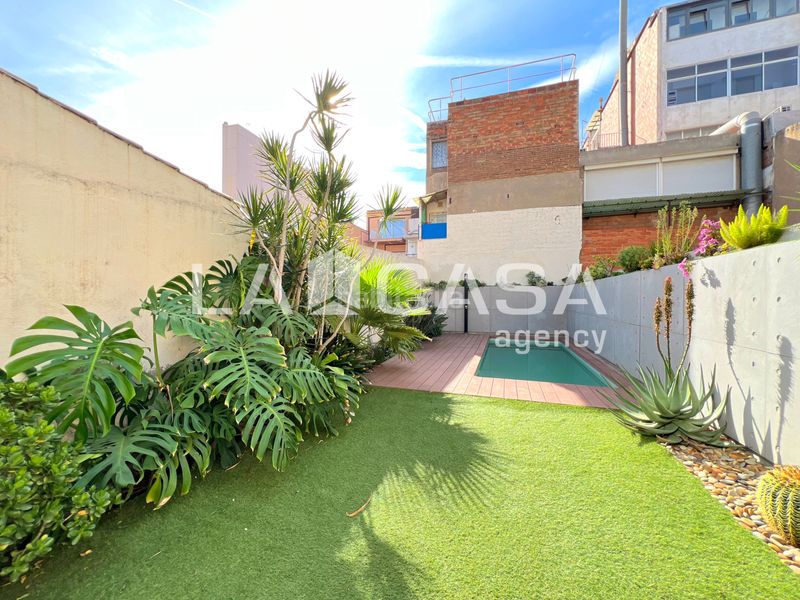 Foto fefff9ac-9a5b-4138-b7f0-ea527ecdfd77. Casa amb calefacció aparcament piscina a Progrés - Pep Ventura Badalona