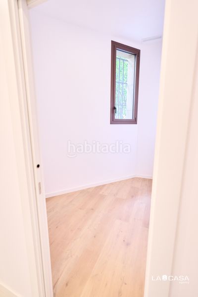 Foto 997f2d3c-ee24-46f9-a29c-9f732071f43b. Pis a Sants Barcelona