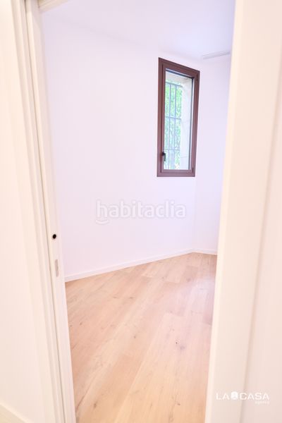 Foto edac7193-ae02-4484-aa32-1a44b5755581. Pis a Sants Barcelona