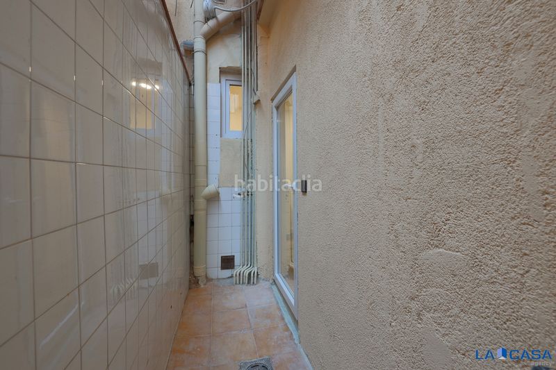 Foto 05f78258-2a9f-4897-a0f8-16c7a6745e9e. Planta baixa a Hostafrancs Barcelona