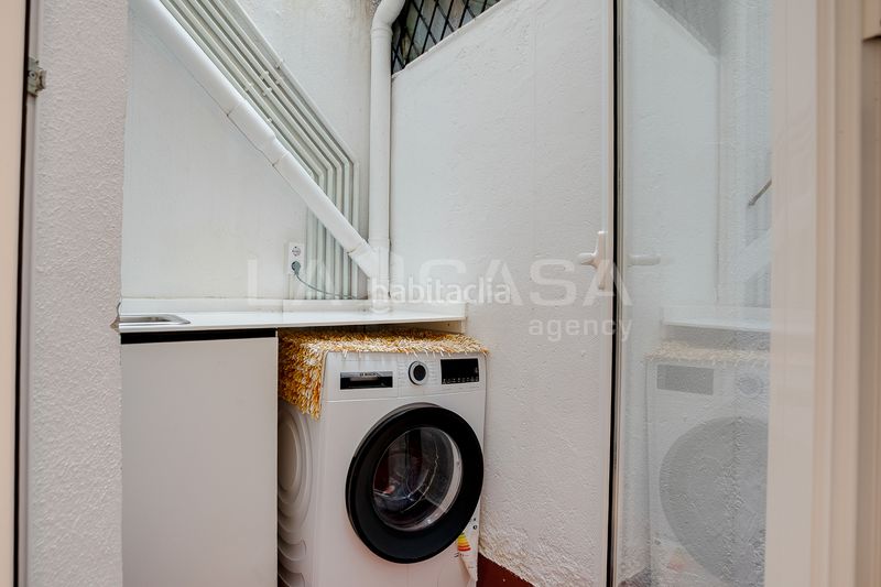 Foto 0f76d514-6aa2-418d-8b80-5b92211b9b39. Pis a Sants Barcelona