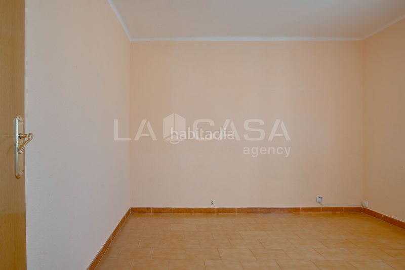 Foto 075923d6-ad22-445c-a549-d60c5e3762e8. Pis a Sant Ildefons Cornellà de Llobregat