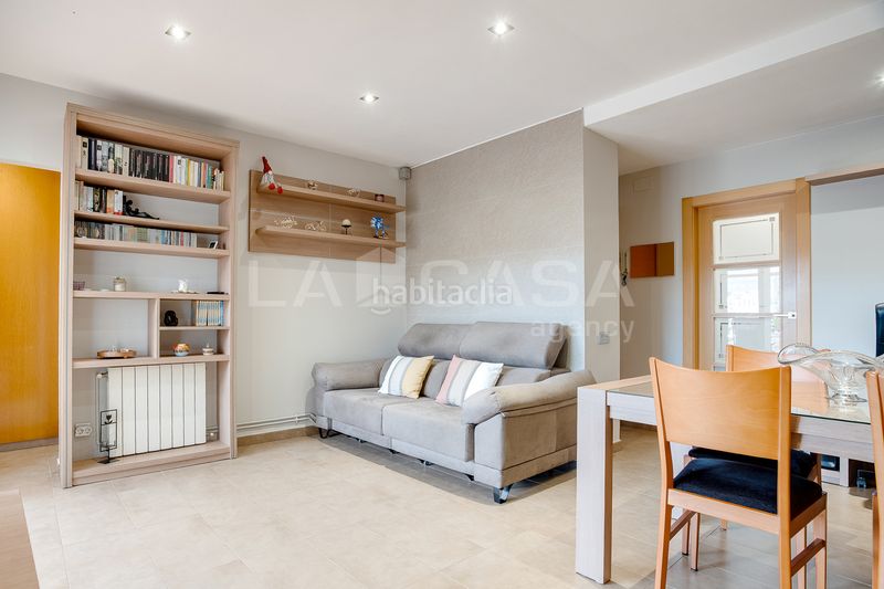 Foto 2ee6373d-de22-42a6-a19b-ab793adaf164. Casa amb calefacció a La Font d´en Fargues Barcelona