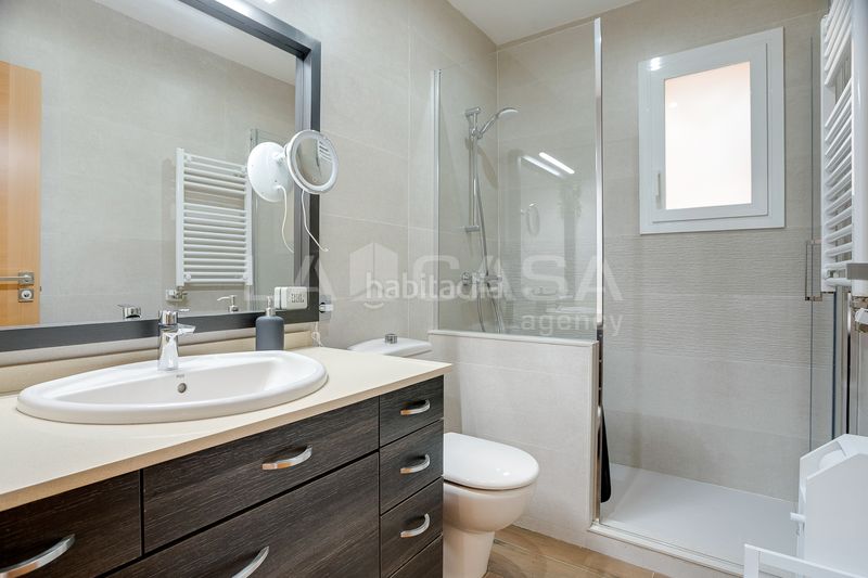 Foto a2387ce7-4673-4929-9ec7-0653a5460114. Casa amb calefacció a La Font d´en Fargues Barcelona