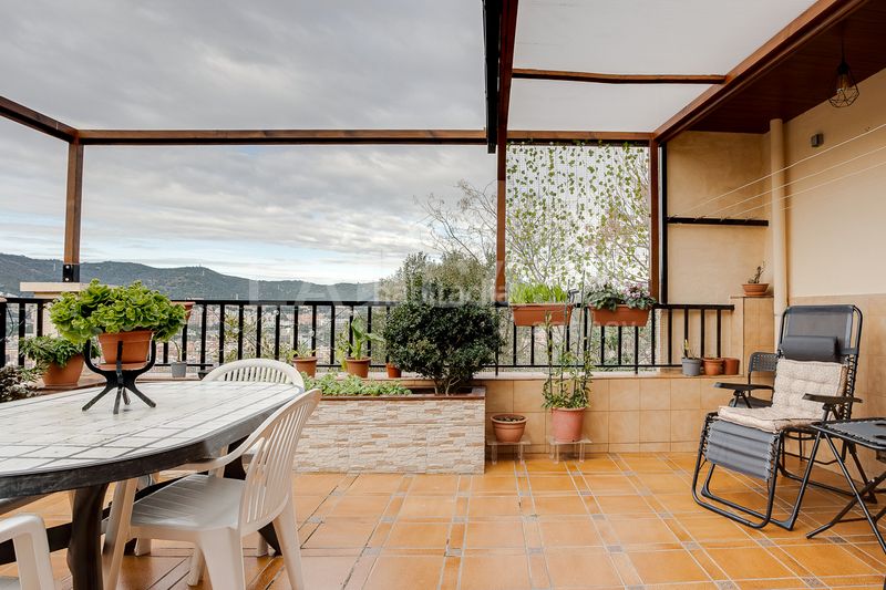 Foto a3047e39-23b0-4dfc-ba80-6e455938ed6b. Casa amb calefacció a La Font d´en Fargues Barcelona
