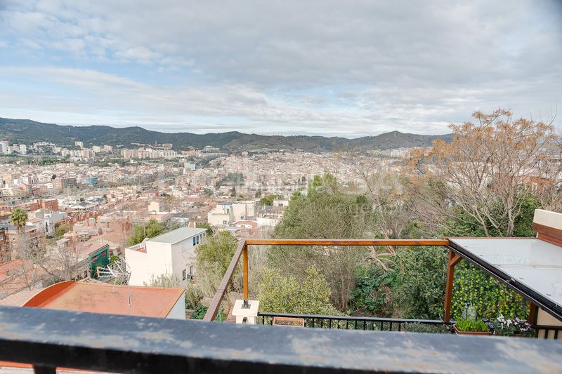 Foto ddad039a-8744-466c-a372-4ec37688bef2. Casa amb calefacció a La Font d´en Fargues Barcelona