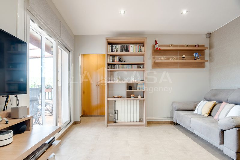 Foto f6fc118a-44cf-43c4-bd95-943bbb46c47d. Casa amb calefacció a La Font d´en Fargues Barcelona