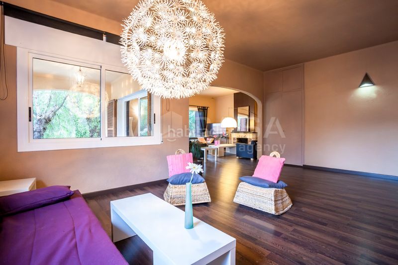 Foto 59219058-6b68-48f1-a31a-505f87458b89. Casa amb aparcament a Montmar Castelldefels