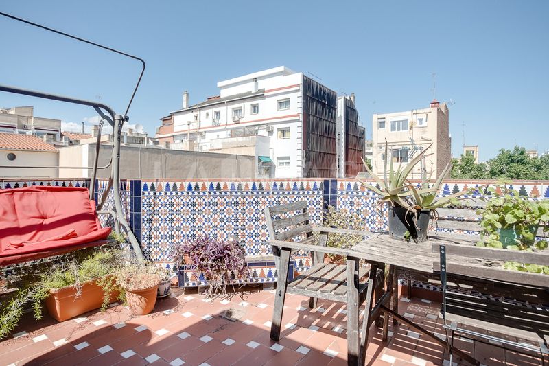 Foto 0eaded18-5f6c-4bb8-9fc4-f1ddf99094e6. Àtic a Sants Barcelona