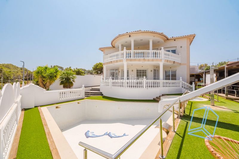 Foto 814fd5c4-9a6f-4f39-9435-261a0c188e8d. Xalet amb aparcament piscina a Canyelles