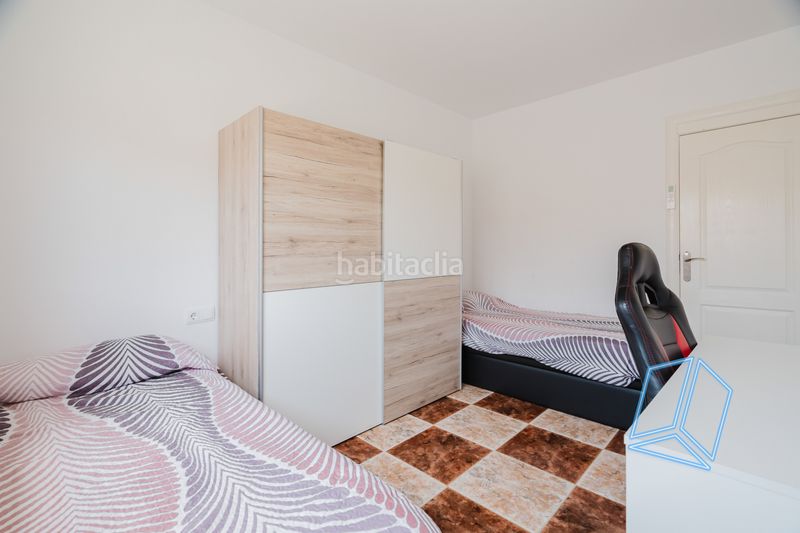 Foto ce3629fc-5fc4-4573-bb86-a9f25243ae42. Xalet amb aparcament piscina a Canyelles