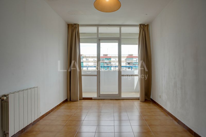 Foto 0b251479-c8d8-436f-b328-5995c33fd854. Flat with heating in Bellvitge Hospitalet de Llobregat (L´)