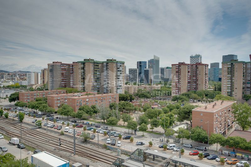 Foto 74b7f7ff-ae8c-49ff-8ec1-e61d6e0adb82. Flat with heating in Bellvitge Hospitalet de Llobregat (L´)