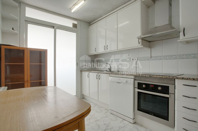 Foto e3f91372-bea9-4ca5-a218-6977e16e5367. Flat with heating in Bellvitge Hospitalet de Llobregat (L´)