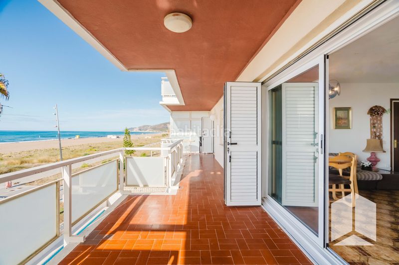 Foto ac7c551e-1010-4425-a38a-9ac90f29f950. Etagenwohnung mit parking pool in Baixador Castelldefels