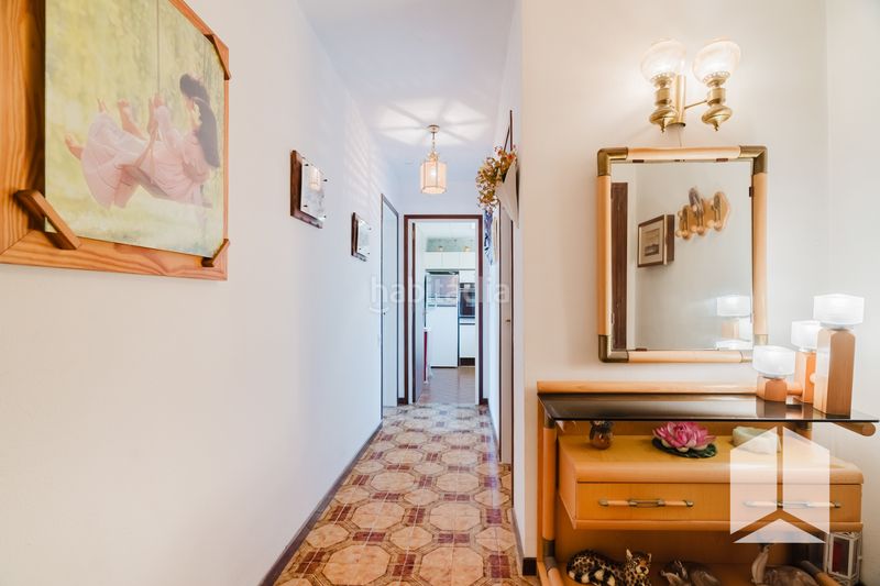 Foto b5ac67d7-b847-4fb4-ac69-c82c845cce22. Etagenwohnung mit parking pool in Baixador Castelldefels