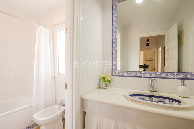 Foto b3f50a64-bcb5-4f7d-98dc-bb2457c8a0a7. Casa adosada vivienda adosada en la zona de atlanterra en Zahara de los Atunes