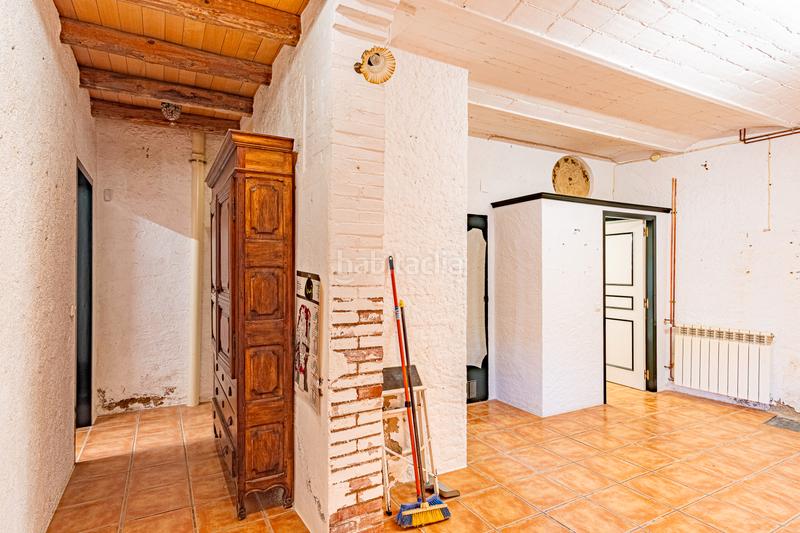 Foto 12f52dca-7e6a-4121-ac54-1674ddf737c0. Casa bifamiliare in carrer del ramal 2 in Llers