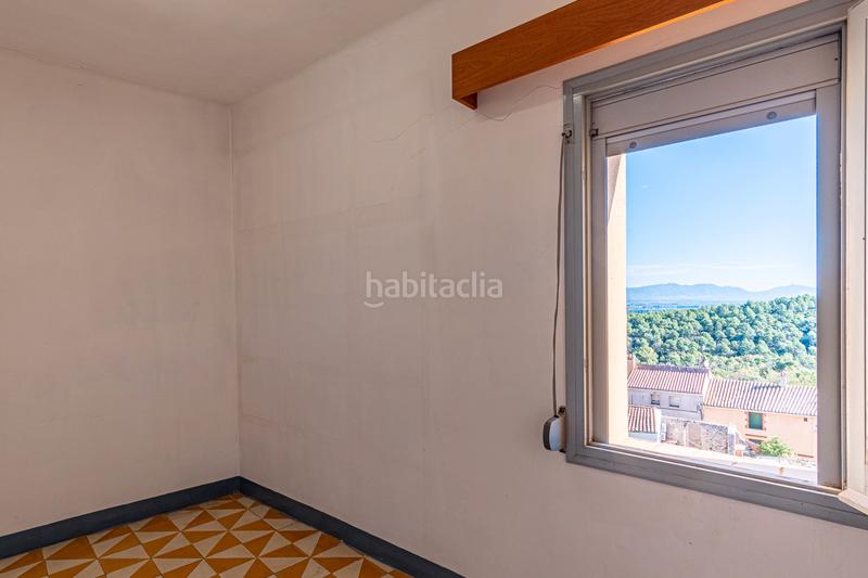 Foto 9854367a-2b16-4149-b757-195f6786c323. Casa bifamiliare in carrer del ramal 2 in Llers