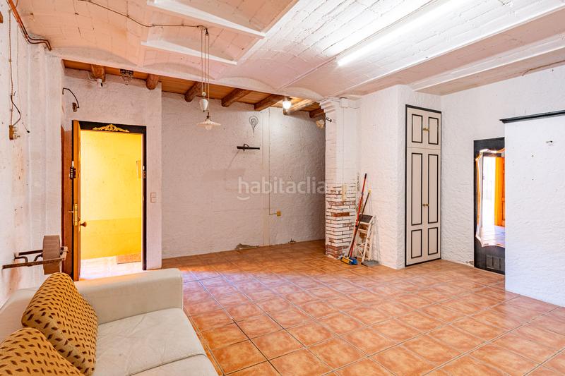 Foto b10a6cc2-0a9e-48d1-863e-87320ed099f4. Casa bifamiliare in carrer del ramal 2 in Llers