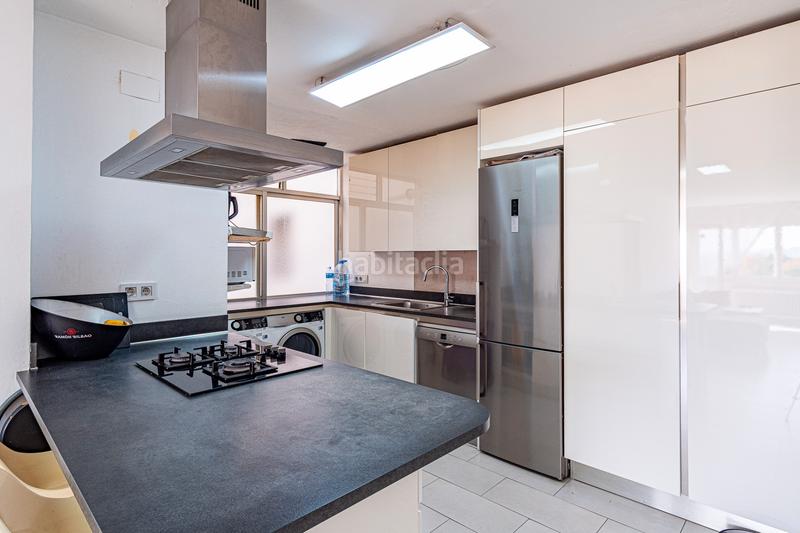 Foto a38cd05e-03b8-463e-b2bf-4b0dc263c1d1. Piso en carrer del sud 5 luminoso piso en pleno centro en Figueres