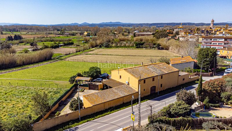 Foto 4404bd16-ff9c-407e-8272-86a29e8f8576. Chalet in carrer de girona 51 in Verges