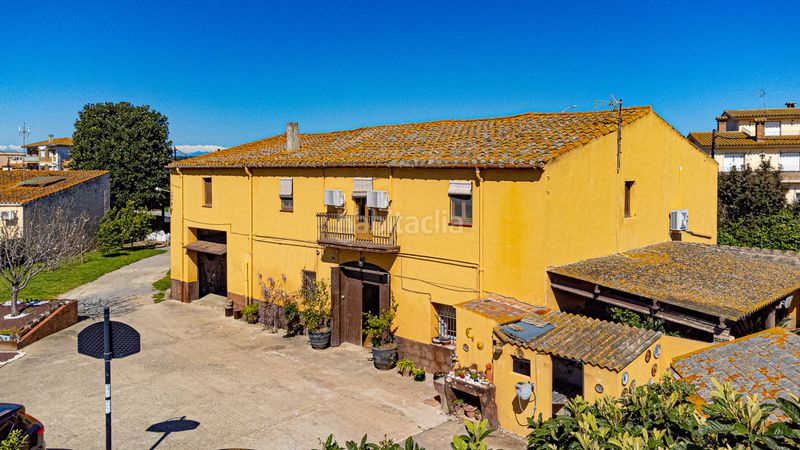 Foto 68999f5a-6e86-47a9-9e3d-58a0a2652648. Chalet in carrer de girona 51 in Verges