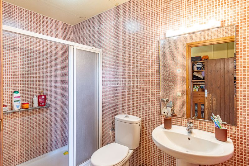 Foto d643a53e-9ef6-495f-8ada-53066bec52f1. Chalet in carrer de girona 51 in Verges